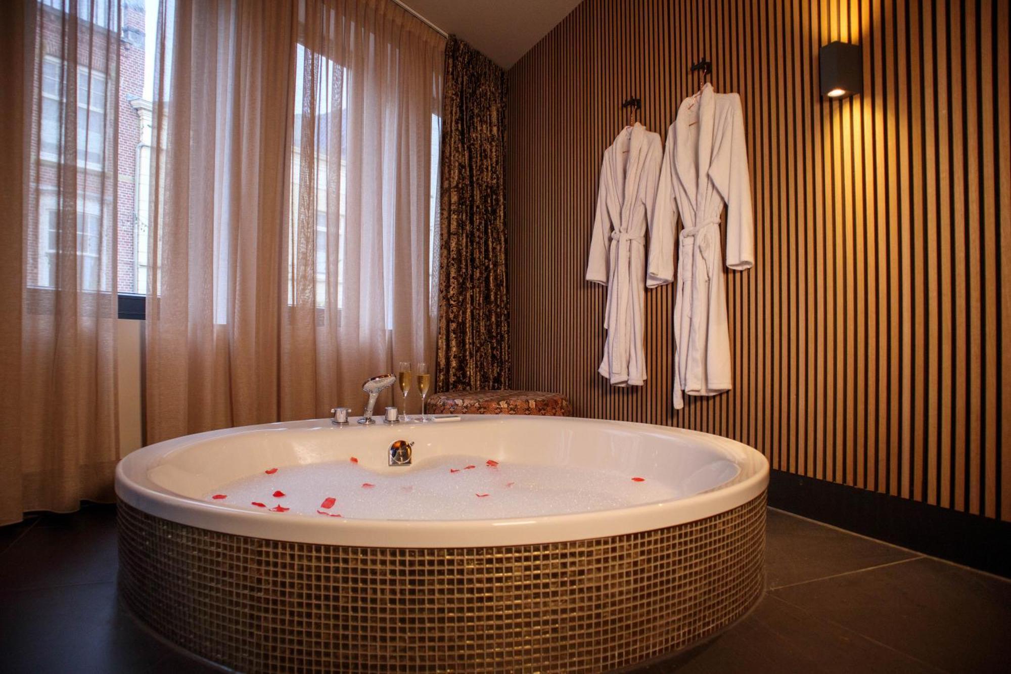 Manzo'S Suites ซานดาม ภายนอก รูปภาพ